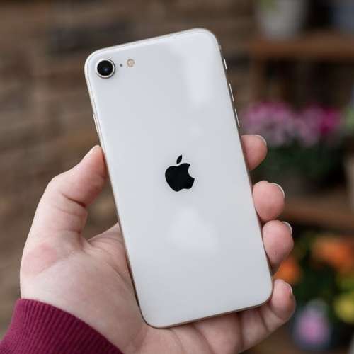 iphone-se-2022-3rd-gen-starlight-iphone-dcfever