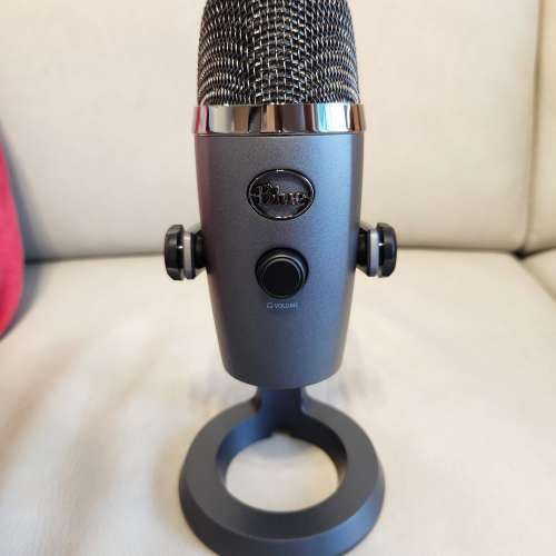 [出售] Blue Yeti Nano 專業 Microphone (銀灰色)
