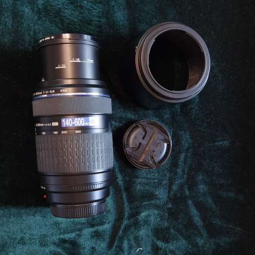 OLYMPUS 70-300mm zoom lens