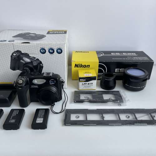 Nikon CooLpix 5400 5.8-24mm相機 (壞機)當零件賣.
