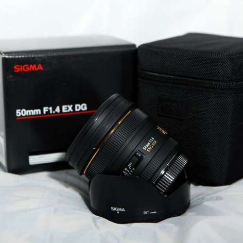 1. Canon EOS 6D + BG-E13 Over 9成新快門 8xxx 原廠電滿3格，不議價送 Sandisk 64G...