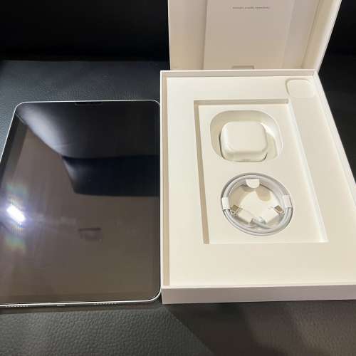 iPad Pro 11 2021 M1 128g WiFi 銀色 有保養到05/2023