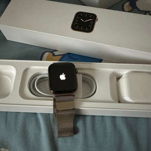 蘋果 Apple Watch S5 Stainless Steel Wifi+LTE 不銹鋼 金色連金色米蘭式錶帶