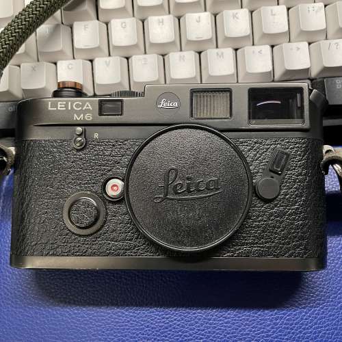 黑 logo Leica M6