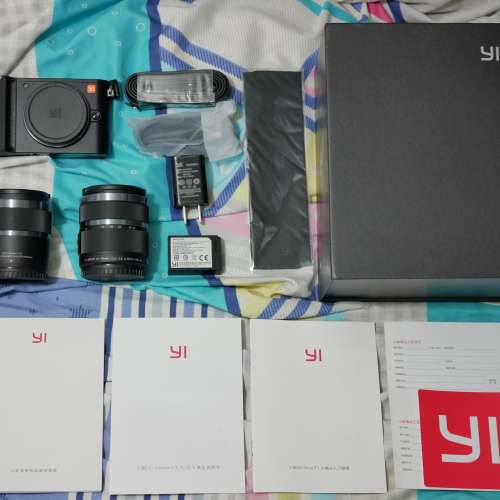 YI 小蟻微單相機M1 雙鏡頭套裝版 (42.5mm f/1.8、12-40mm f/3.5- 5.6)