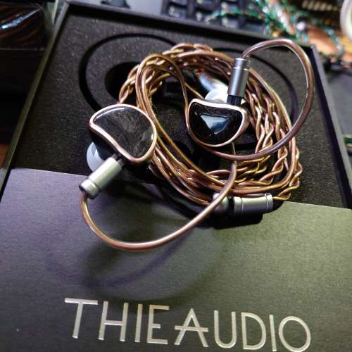 放 99.99%新 香港行貨 Thieaudio Elixir 鍍鈹單動圈耳機 有保有單有盒齊件