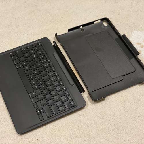 logitech slim combo iPad Pro 10.5 inch keyboard case / 保護殼 保護套 連鍵盤