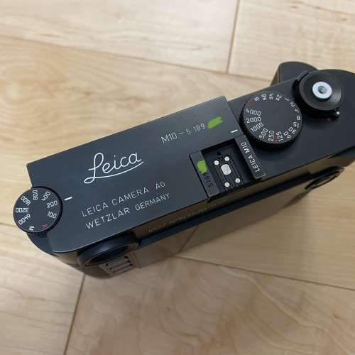 Leica M10 Black with 原裝機頂復刻刻字Engraving