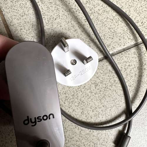 Dyson V8 原廠充電器火牛 charger Dyson V6 V7 V8 DC系列同電壓岩用，兩腳插連轉插...