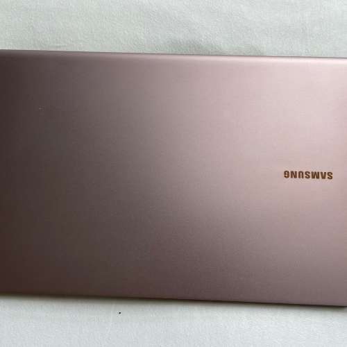 出售 Samsung Galaxy Book S 98%新