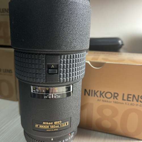 Nikon 180mm f/2.8D AF