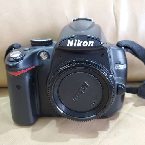Nikon D5000 淨機 (黑色) 單反, 中階 APSC, 大約 Canon 500D, 550D, 600D 的年代