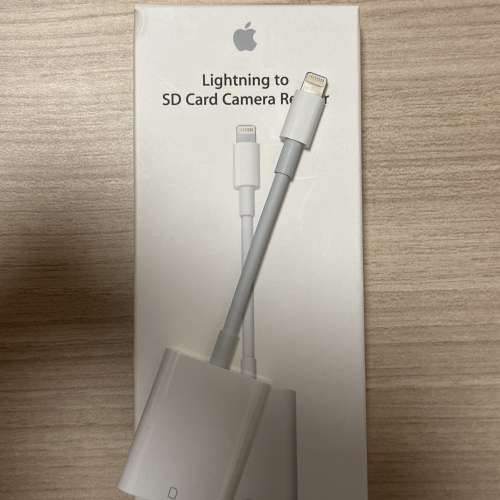 Apple Lightning to SD card camera reader
