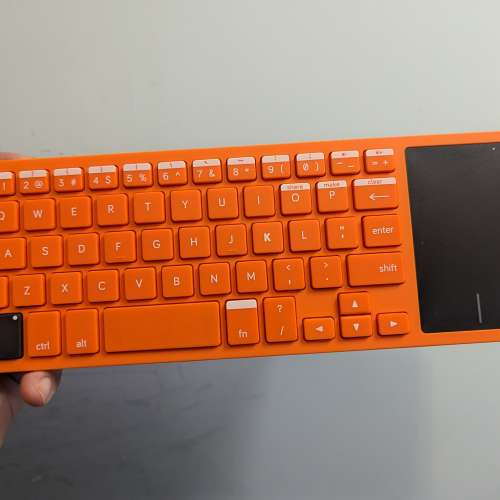 迷你無線 Keyboard + Touchpad (可當Mouse用)