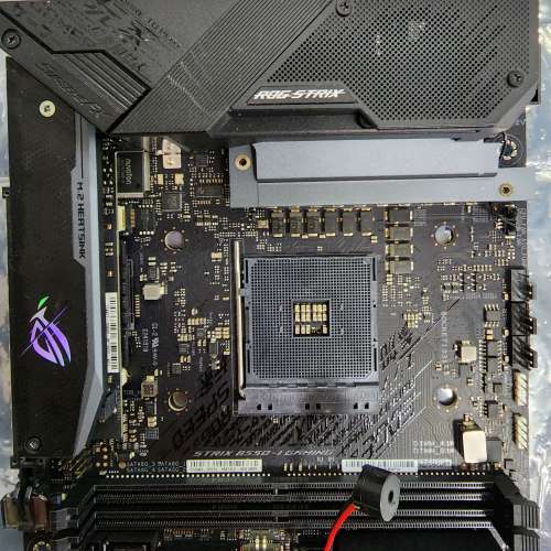 Asus ROG Strix B550-i Gaming(單/行保至2023年10月)，最高可上AMD Ryzen 9 5950x