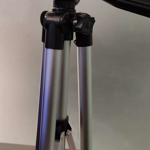 平讓全新Tripod 3110腳架一個