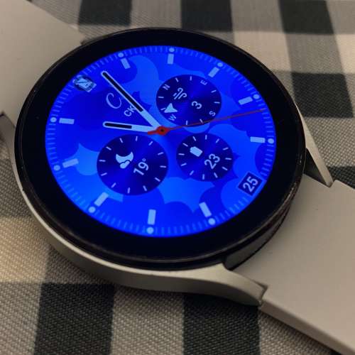 Samsung Galaxy Watch 4 LTE 44mm 銀色 行貨 95%新 錶面和錶身只有輕微有花痕 全套...