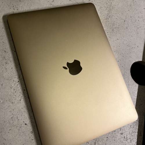 Apple MacBook 12 inches 256 gb gold colour