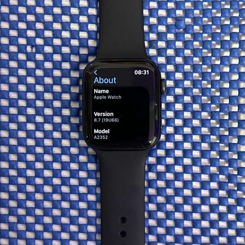 Apple Watch SE (2020) 黑色