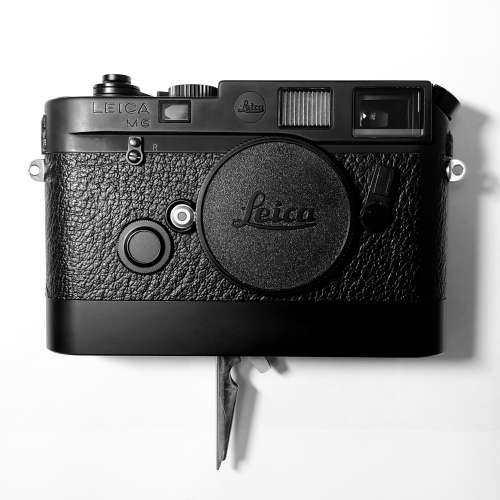 Leica M6 Classic + Abrahamsson Leicavit Black Paint