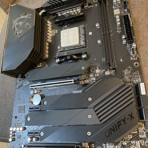 AMD 5900x , Msi B550 Unify-x