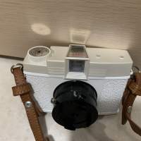 Lomo Diana F 35mm 菲林機，少用99% new ,送魚眼鏡頭& Wide 鏡！跟跟120 film back...