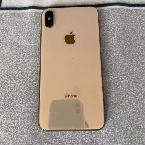 Apple iPhone XS Max 256G 金色 ，6.5 寸大螢幕，電池效能100 %，功能全部正常運作...