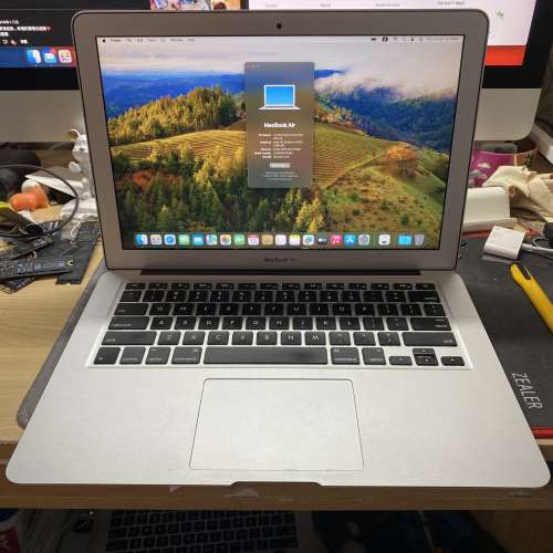 Apple MacBook Air 13 [2015] (Core i5 / 最新MacOS Sonama / Office 2019 / SSD)