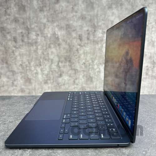 MacBook Air M2 13-inch 8GB Ram 256GB SSD Midnight