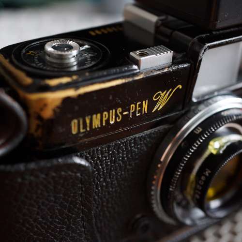 OLYMPUS-PEN W half frame film camera                  not nikon canon sony leica