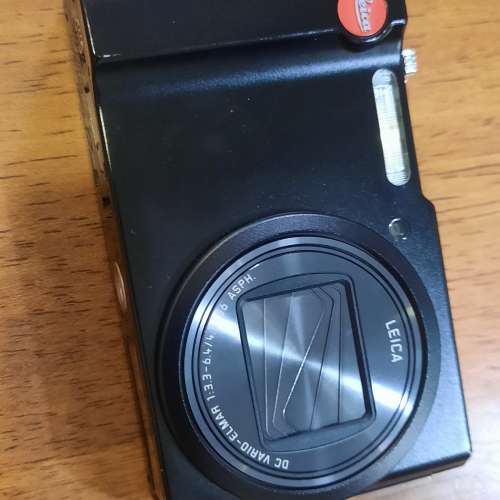 Leica v lux 40 , 20X optical zoom , touch mon