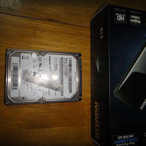 Samsung 2.5吋手提電腦硬碟 1000G 一隻 送硬碟盒