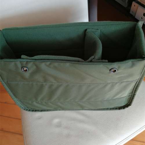 Billingham Packington with shoulder pad