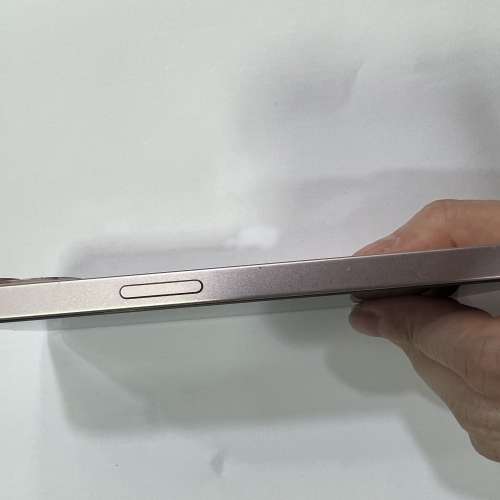 出售 iPhone 13 128GB 粉紅色