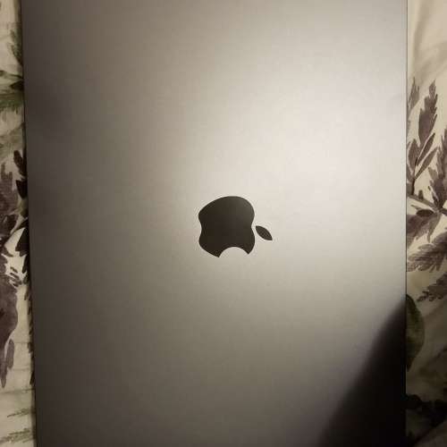 Macbook air 15 inch (16+512)