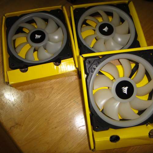 Corsair  DC 0.30A 31-004802 RWF0022 RGB 12cm風扇