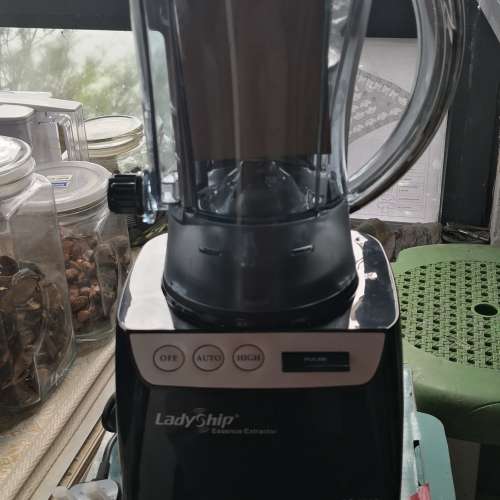 全新 貴夫人生機精華萃取机 LS 699B