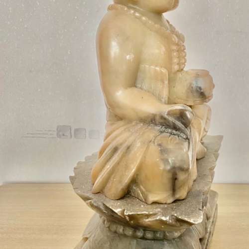 石雕坐蓮花觀音佛像