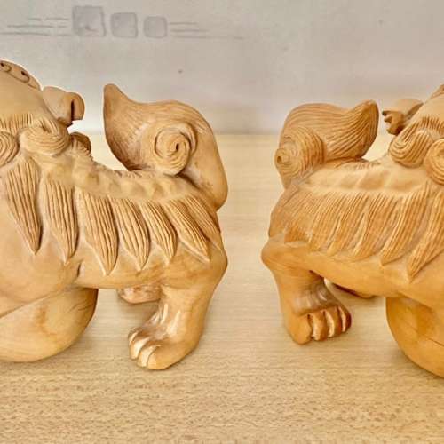 崖柏黄楊木雕雄狮子抱球