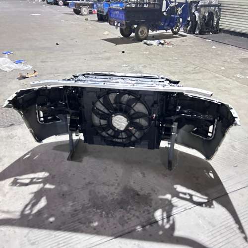 宝马X3、G01前嘴