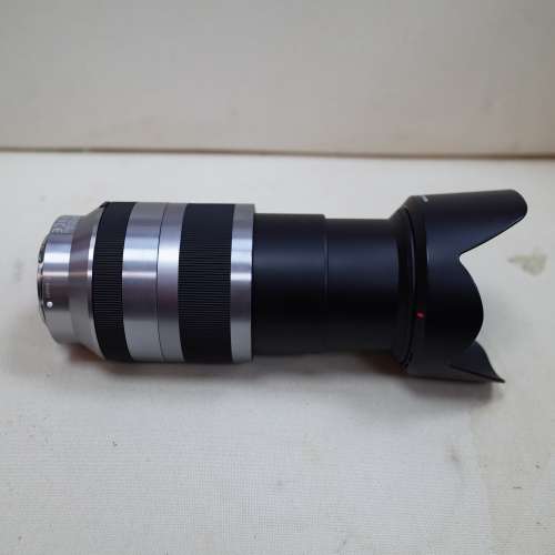 Sony SEL18200 18-200mm FF 等效 28-300mm