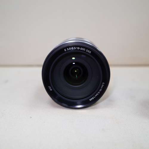 Sony SEL18200 18-200mm FF 等效 28-300mm