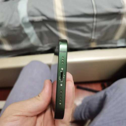 Iphone 13 大陸國行128g, 電池90%, 購於2022年5月份. 盒還在