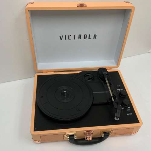 全新美國名廠Victrola 黑膠唱機內置功放及雙藍牙，即買即用)