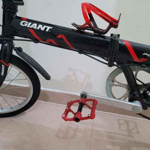 GIANT shumano 7速 碳纖維座管 16吋內摺車 有使用痕跡 輕身細架 輕鬆出行勁好踩