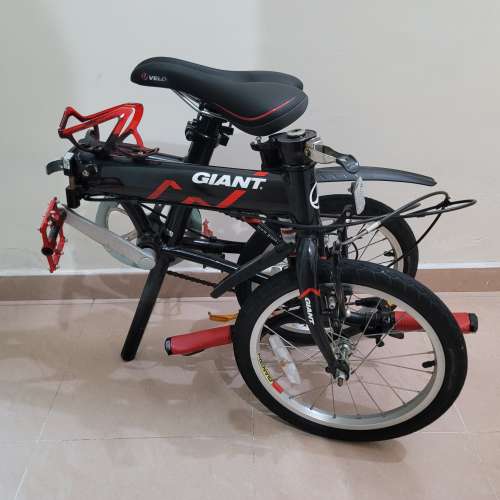 GIANT shumano 7速 碳纖維座管 16吋內摺車 有使用痕跡 輕身細架 輕鬆出行勁好踩