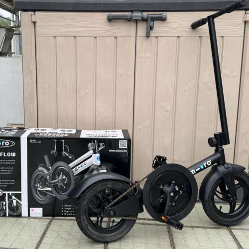 Micro Pedalflow Black folding bike scooter 摺合折疊腳踏車健身代步單車