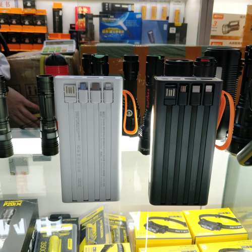 PD特快充電 20000mAh 移動電源充電寶Power Bank 露營燈。LED數碼電量顯示屏