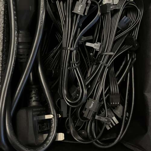 少用 Corsair AX1500i PSU 1500W 全模組鈦金火牛