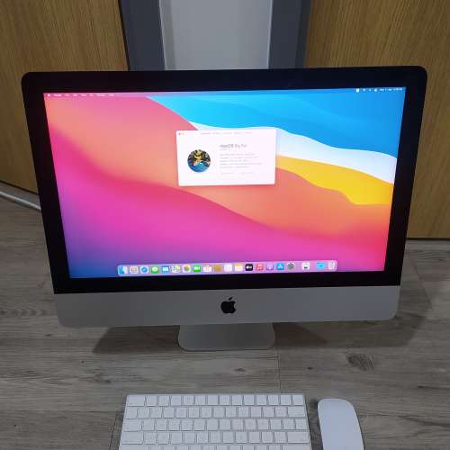 iMac 21.5 4K 2019  i3 8g 256gb ssd with apple keyboard and mouse
